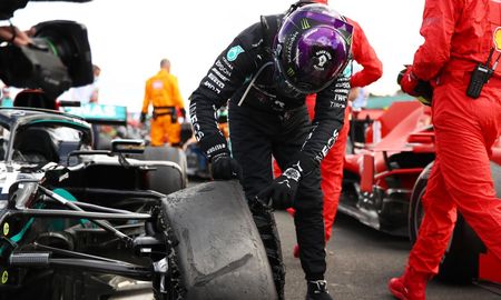 A pesar de reventar un neumático en la última vuelta, Lewis Hamilton ganó el GP de Silverstone de la Fórmula 1. A pesar de reventar un neumático en la última vuelta, Lewis Hamilton ganó el GP de Silverstone de la Fórmula 1.