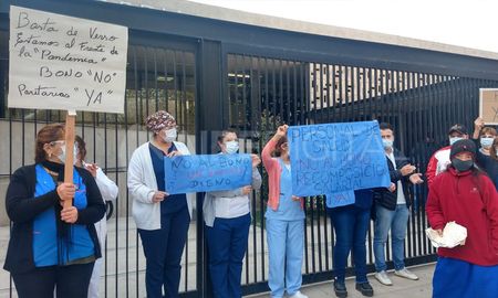 Amra llegó a un acuerdo con el gobierno este jueves y ahora otros sectores de hospitales aguardan un plus similar. Amra llegó a un acuerdo con el gobierno este jueves y ahora otros sectores de hospitales aguardan un plus similar.