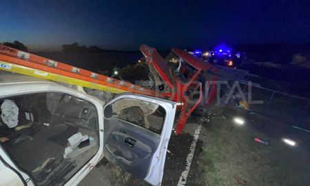 Producto del accidente, tres personas resultaron heridas. Producto del accidente, tres personas resultaron heridas.