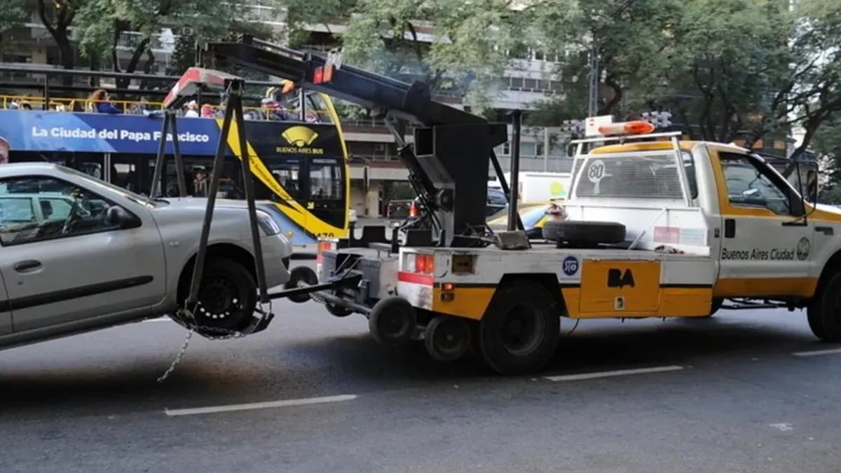 La mujer entregó todo el dinero posible y cosas de gran valor