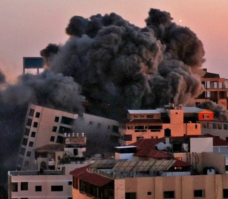 El presidente israelí, Reuven Rivlin condenó este miércoles los graves disturbios en Lod y otras ciudades de mayoría palestina y acusó de ellos a una "multitud árabe sedienta de sangre".