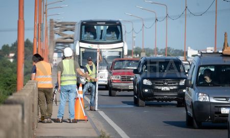 Ningún vehículo podrá transitar por el Puente Carretero. Ningún vehículo podrá transitar por el Puente Carretero.