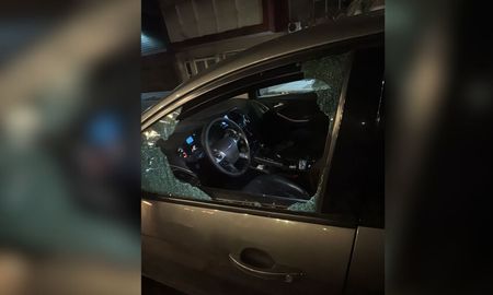 Un fotográfo dejó estacionado su auto en Bulevar y San Jerónimo de Santa Fe y al regresar advirtió que le habian robado sus herramientas de trabajo. Un fotográfo dejó estacionado su auto en Bulevar y San Jerónimo de Santa Fe y al regresar advirtió que le habian robado sus herramientas de trabajo.