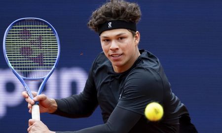 Ben Shelton está en los cuartos de final en Wimbledon. Ben Shelton está en los cuartos de final en Wimbledon.