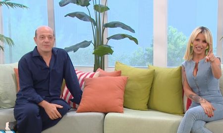 El comediante fue despedido por todo el equipo del programa. El comediante fue despedido por todo el equipo del programa.