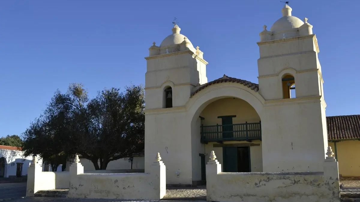 La Iglesia de San Pedro Nolasco fue construida en el siglo XVIII y forma parte de una los principales atractivos de la localidad. La Iglesia de San Pedro Nolasco fue construida en el siglo XVIII y forma parte de una los principales atractivos de la localidad.