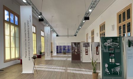 La muestra de Ana Frank ya se puede visitar en la Estación Belgrano hasta el jueves 8 de agosto. La muestra de Ana Frank ya se puede visitar en la Estación Belgrano hasta el jueves 8 de agosto.