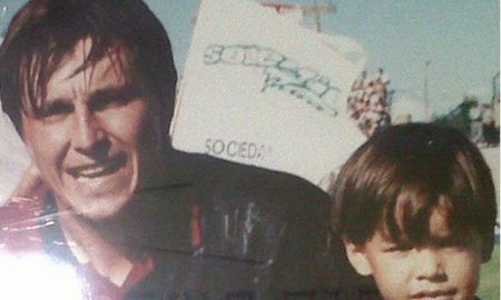 El Huevo Toresani y su hijo Franco, cuando jugaba en Colón. (1995) El Huevo Toresani y su hijo Franco, cuando jugaba en Colón. (1995)