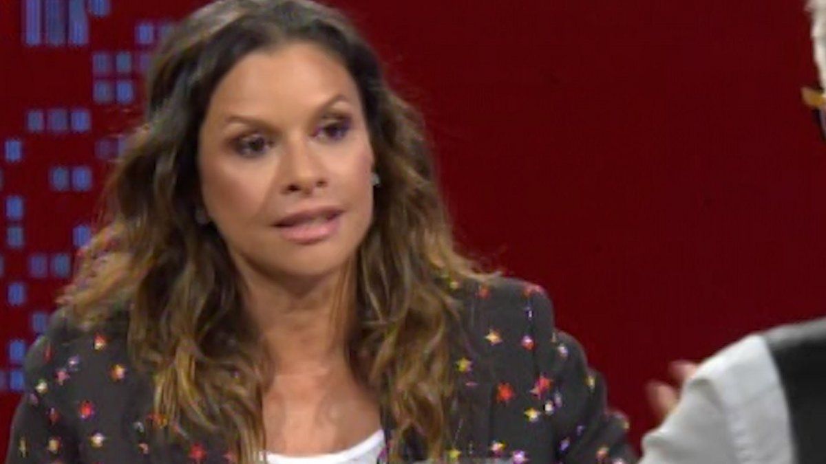 La furia de Julieta Ortega contra un grupo antivacunas en plena marcha: Búsquense un laburo digno