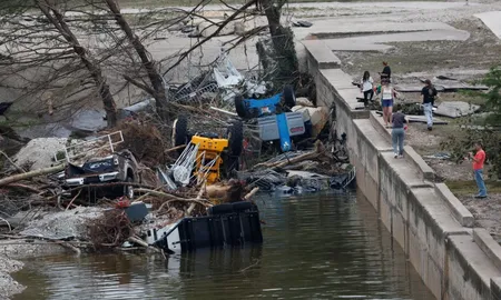 El Servicio Meteorológico Nacional había elevado el viernes la advertencia sobre inundaciones repentinas. El Servicio Meteorológico Nacional había elevado el viernes la advertencia sobre inundaciones repentinas.