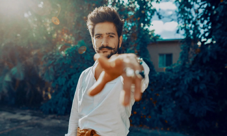 Mis manos de Camilo, que vio la luz en marzo pasado, ya registra más de 550 millones de reproducciones en Spotify. Mis manos de Camilo, que vio la luz en marzo pasado, ya registra más de 550 millones de reproducciones en Spotify.