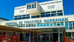 altText(Un hito del Hospital Garrahan: operaron con éxito a una beba en el útero de su madre)}