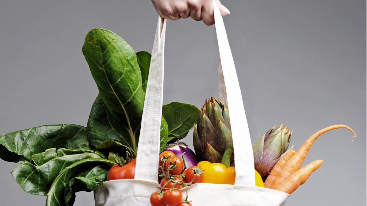 Frutas y verduras de la temporada para el consumo consciente