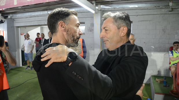 Un reconocido ex técnico de Unión suena fuerte en Newells antes del clásico contra Central