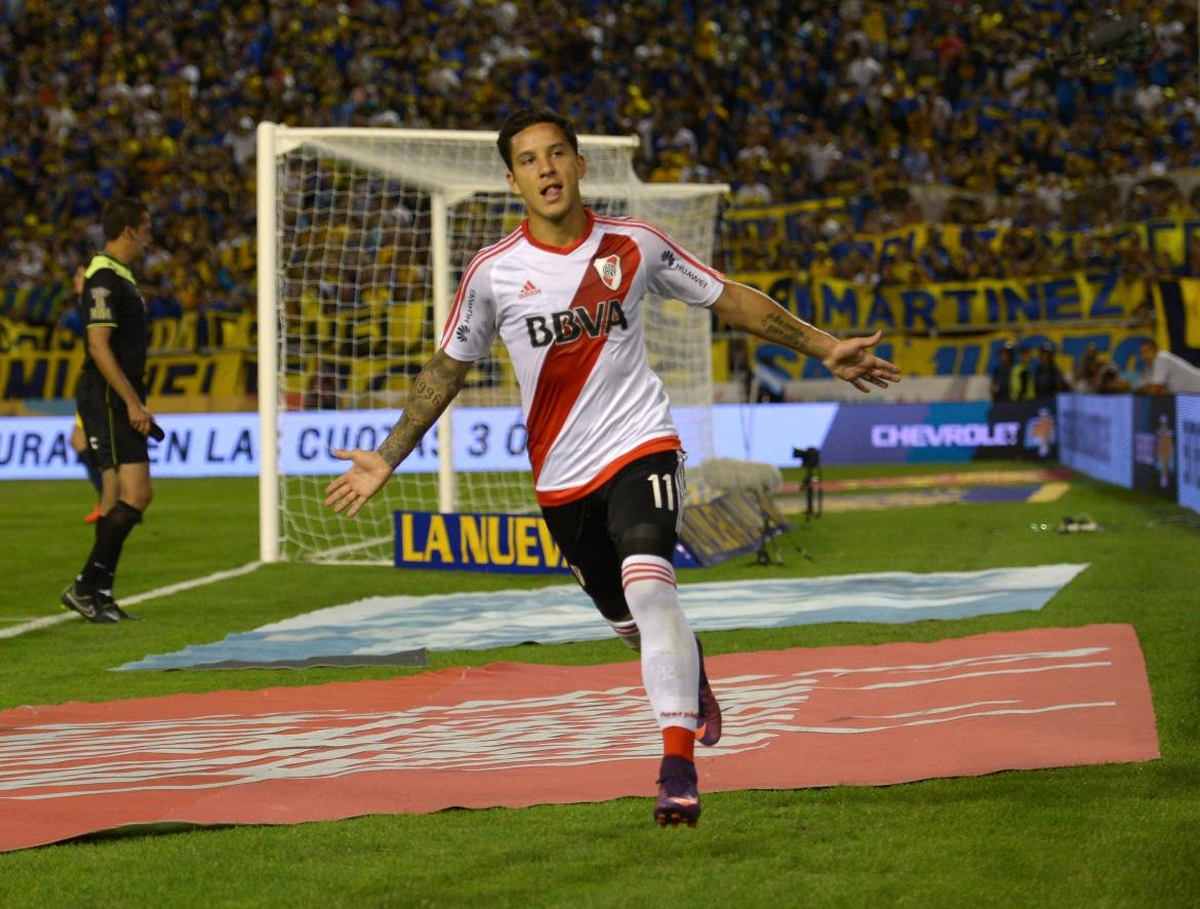 Sebastián Driussi, ex jugador de River Plate, jugando ante Boca.