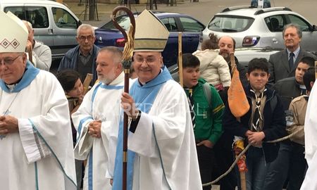 La Iglesia de Santa Fe avanza en la instrumentación de un pedido del Papa Francisco. Pero la forma de comunicar y de implementar este mandato vienen generando controversias desde principios de julio. La Iglesia de Santa Fe avanza en la instrumentación de un pedido del Papa Francisco. Pero la forma de comunicar y de implementar este mandato vienen generando controversias desde principios de julio.
