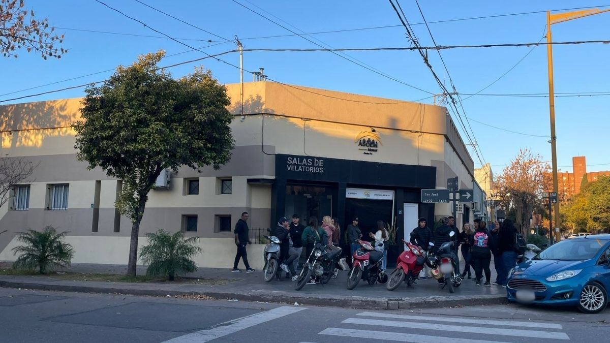 Con profundo dolor, familiares, amigos y allegados despiden a Eduardo Villanueva.