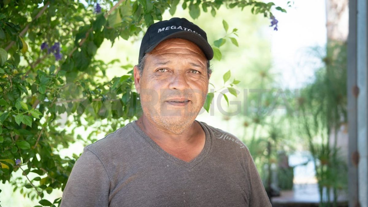 La crecida del río alcanzó a los vecinos de Calchines. La crecida del río alcanzó a los vecinos de Calchines.