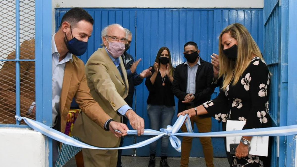 Funcionarios del gobierno provincial inauguraron el espacio radiofónico de la unidad penitenciaria