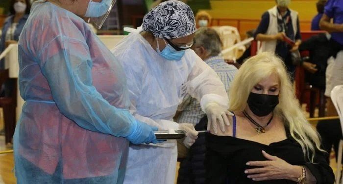 Susana Giménez tenía las dos dosis de Pfizer y se contrajo la enfermedad en los últimos días.