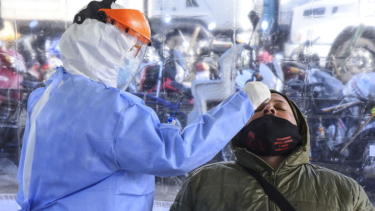 Controles de coronavirus en el Mercado de Rosario. 