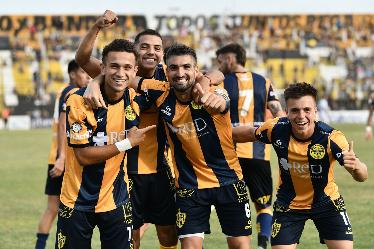 Atlanta venció 1 a 0 a Almirante Brown en su debut en la Primera Nacional 2024. Atlanta venció 1 a 0 a Almirante Brown en su debut en la Primera Nacional 2024.