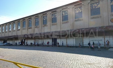 La fila para realizarse los testeos en la Estación Belgrano bordeaba todo el predio por la parte de atrás y llegaba hasta calle bulevar Gálvez. La fila para realizarse los testeos en la Estación Belgrano bordeaba todo el predio por la parte de atrás y llegaba hasta calle bulevar Gálvez.