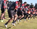 Independiente enfrenta a Guabirá por la Copa Sudamericana y Julio Falcioni prueba variantes para rearmar la mitad de la cancha tras la lesión de Lucas González. Independiente enfrenta a Guabirá por la Copa Sudamericana y Julio Falcioni prueba variantes para rearmar la mitad de la cancha tras la lesión de Lucas González.