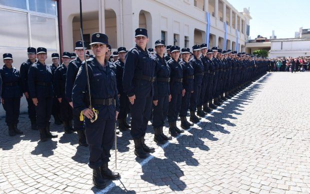 La provincia incorporó a 442 efectivos a la Policía