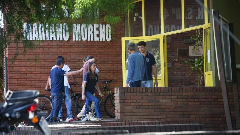 Escuela de San Cristóbal sin timbre y con aulas reubicadas: así fue el regreso a clases