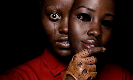 Tras el éxito de Get out (2017), Us es la segunda película dirigida por Jordan Peele. El film sigue a la familia de Adelaide Wilson (Lupita Nyong´o), una mujer que regresa al hogar de su infancia con su marido y sus dos hijos. Tras el éxito de Get out (2017), Us es la segunda película dirigida por Jordan Peele. El film sigue a la familia de Adelaide Wilson (Lupita Nyong´o), una mujer que regresa al hogar de su infancia con su marido y sus dos hijos.