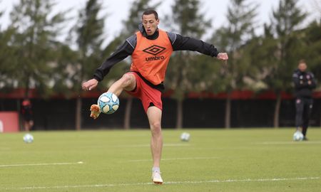 Cristian Lema retornó a Benfica tras su prétamo en Newells e Independiente lo tiene en la mira para repatriarlo. Cristian Lema retornó a Benfica tras su prétamo en Newells e Independiente lo tiene en la mira para repatriarlo.