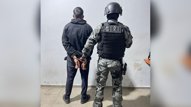 Un joven de 22 años quedó detenido tras el homicidio de un hombre en la zona oeste de Rosario.