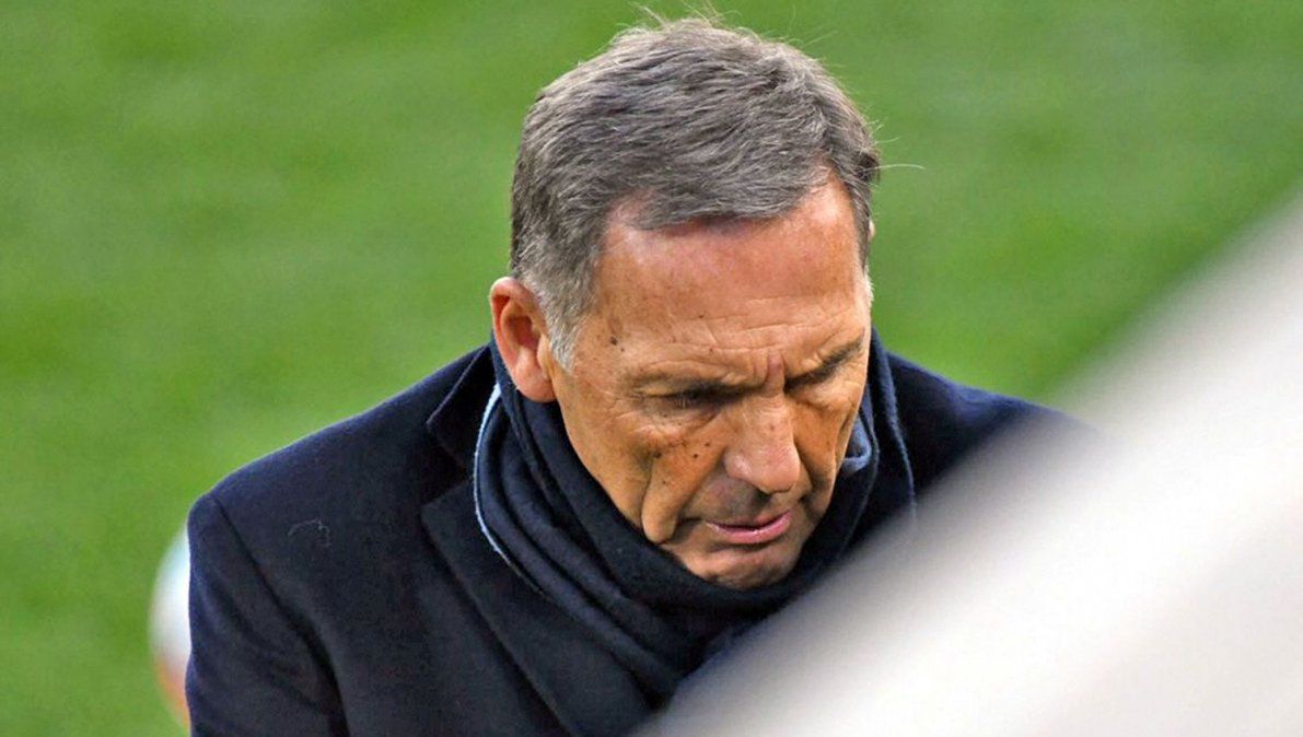 Miguel Ángel Russo fue despedido de Boca por malos resultados y pasó a despedirse del plantel al predio de Ezeiza.