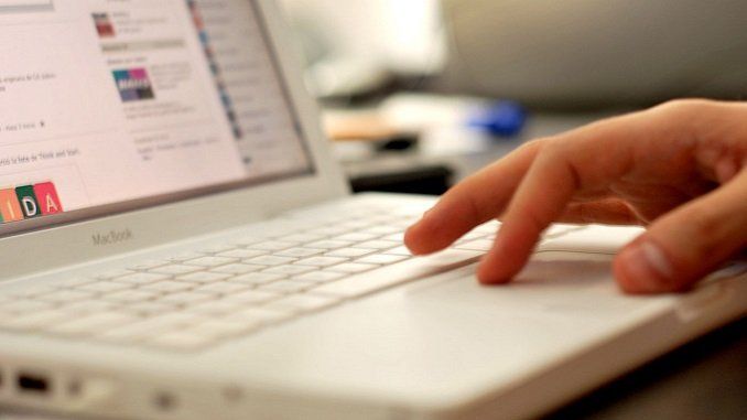 Navegar la internet profunda.