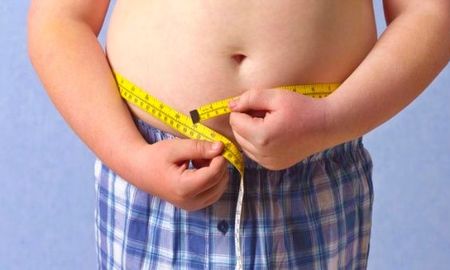 oms implementa nuevas medidas contra la obesidad infantil