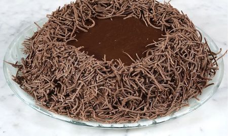 Torta bombón bañada en chocolate, by Maru Botana. Torta bombón bañada en chocolate, by Maru Botana.