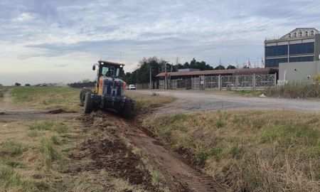 Vialidad Nacional y Corredores Viales removieron conexiones que representaban un riesgo para la seguridad vial sobre la autopista Rosario - Córdoba. Vialidad Nacional y Corredores Viales removieron conexiones que representaban un riesgo para la seguridad vial sobre la autopista Rosario - Córdoba.