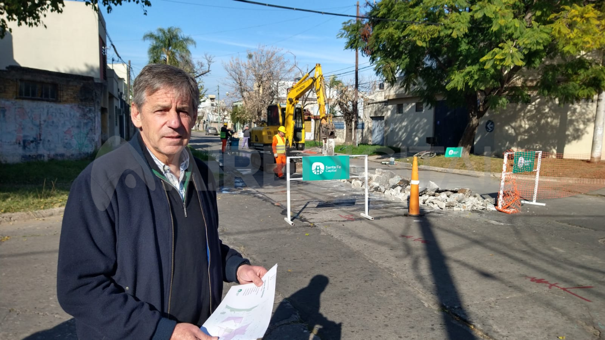 En conferencia de prensa, el intendente Emilio Jatón remarcó la importancia de estas obras en un contexto en el que los precios son cambiantes y la situación económica es complicada.