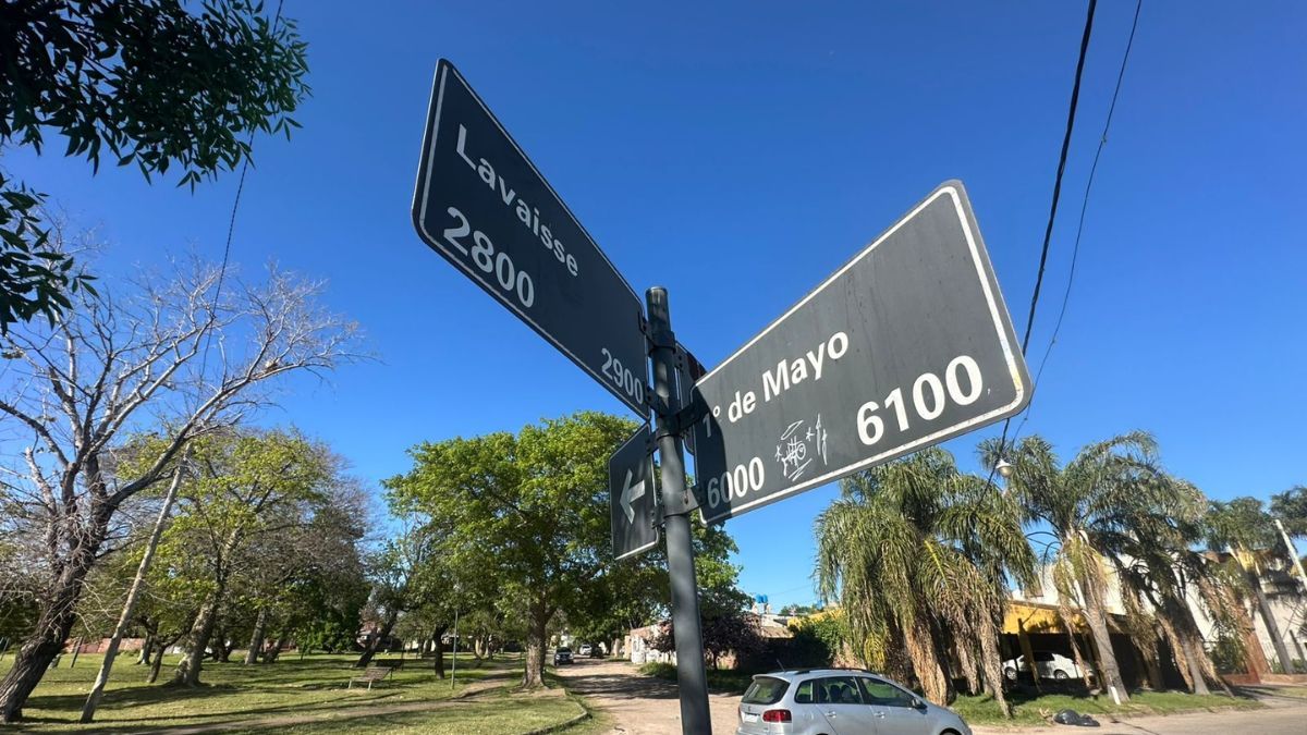 Un joven fue asaltado en la puerta de su casa de barrio Mayoraz cuando volvía a su hogar en su moto.
