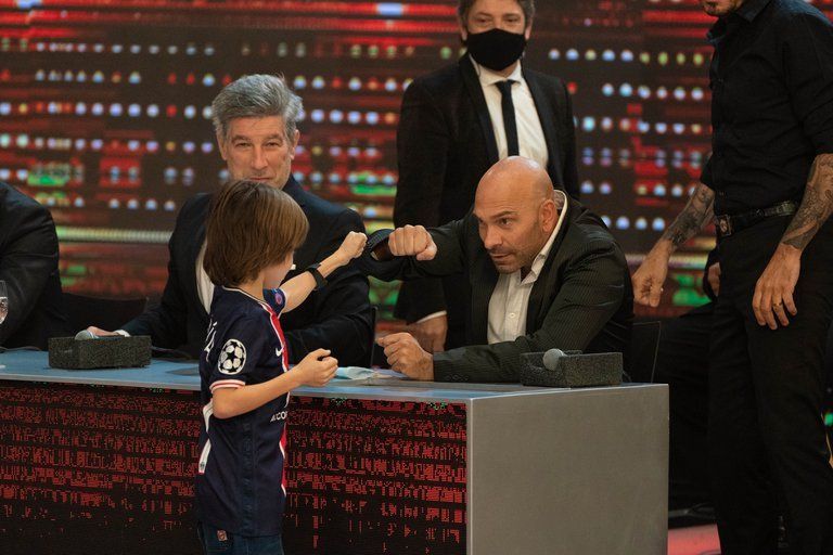 Lolo Tinelli acompañó a su papá.