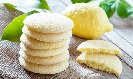 Galletitas de limón para la cuarentena: harina, azúcar y huevo ¡nada mas! Galletitas de limón para la cuarentena: harina, azúcar y huevo ¡nada mas!