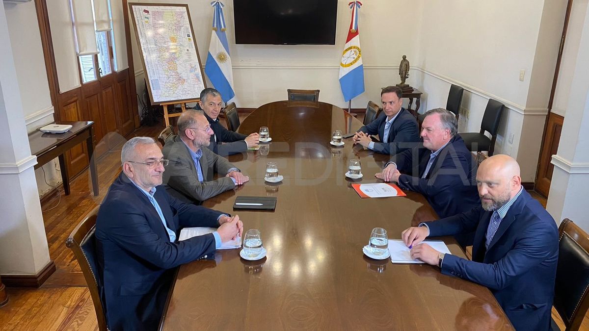 Además de acordar un cronograma de trabajo, que incluye encuentros de los equipos técnicos de cada área, se establecieron una suerte de normas para la sanción del Presupuesto 2024. Además de acordar un cronograma de trabajo, que incluye encuentros de los equipos técnicos de cada área, se establecieron una suerte de normas para la sanción del Presupuesto 2024.