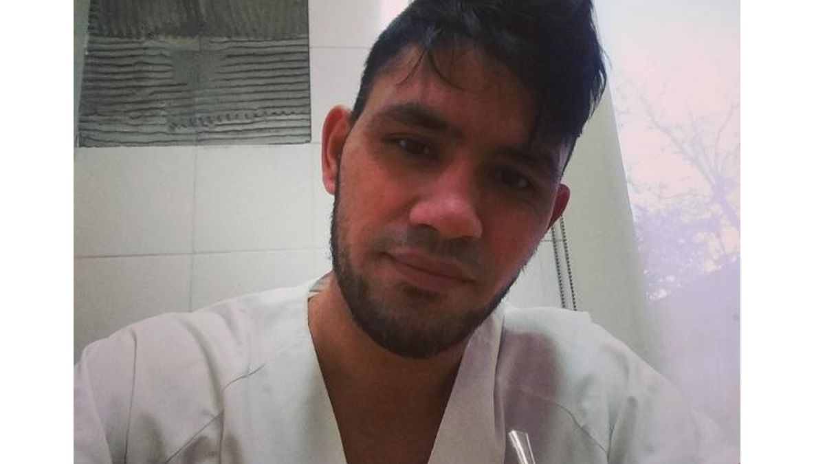 Emanuel Ojeda es enfermero y nació en una localidad de la provincia de Santa Fe; pero hace dos años vive en El Bolsón, Río Negro.