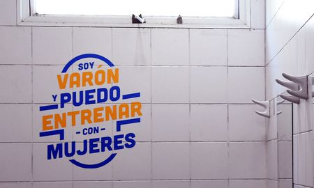 Una de las frases que se ven en el vestuario de varones del club El Quillá, en el sur de la ciudad de Santa Fe. Una de las frases que se ven en el vestuario de varones del club El Quillá, en el sur de la ciudad de Santa Fe.