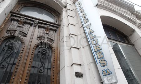 El edificio de Bolsafe está ubicado en San Jerónimo y Juan de Garay, en el centro de Santa Fe. Actualmente está abandonado. El edificio de Bolsafe está ubicado en San Jerónimo y Juan de Garay, en el centro de Santa Fe. Actualmente está abandonado.