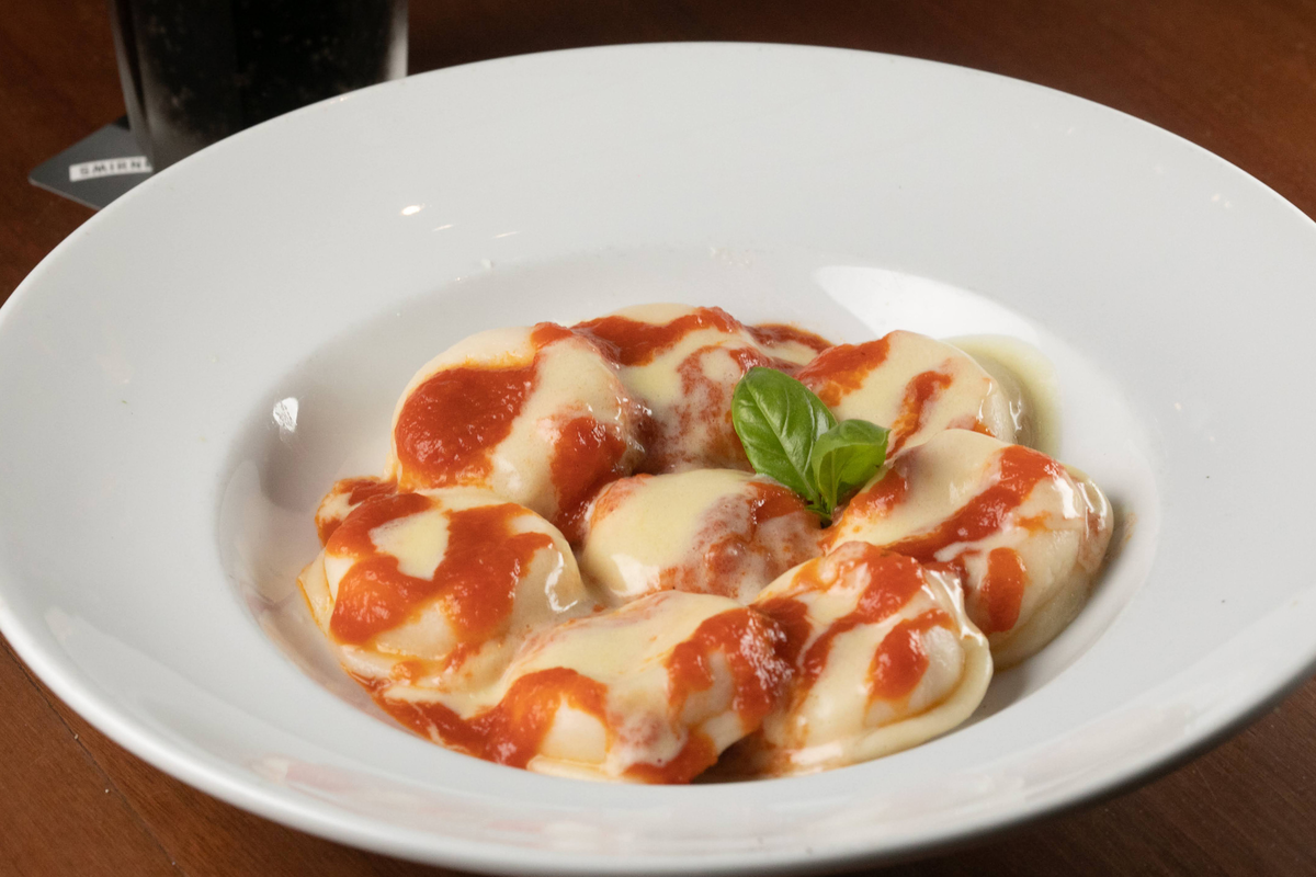 Los sorrentinos de jamón y queso son un plato delicioso y muy sencillo de hacer en tu cocina. Los sorrentinos de jamón y queso son un plato delicioso y muy sencillo de hacer en tu cocina.