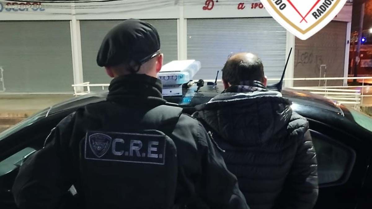 Una amenaza de bomba obligó a desalojar anoche el refugio municipal para personas en situación de calle en Rosario.