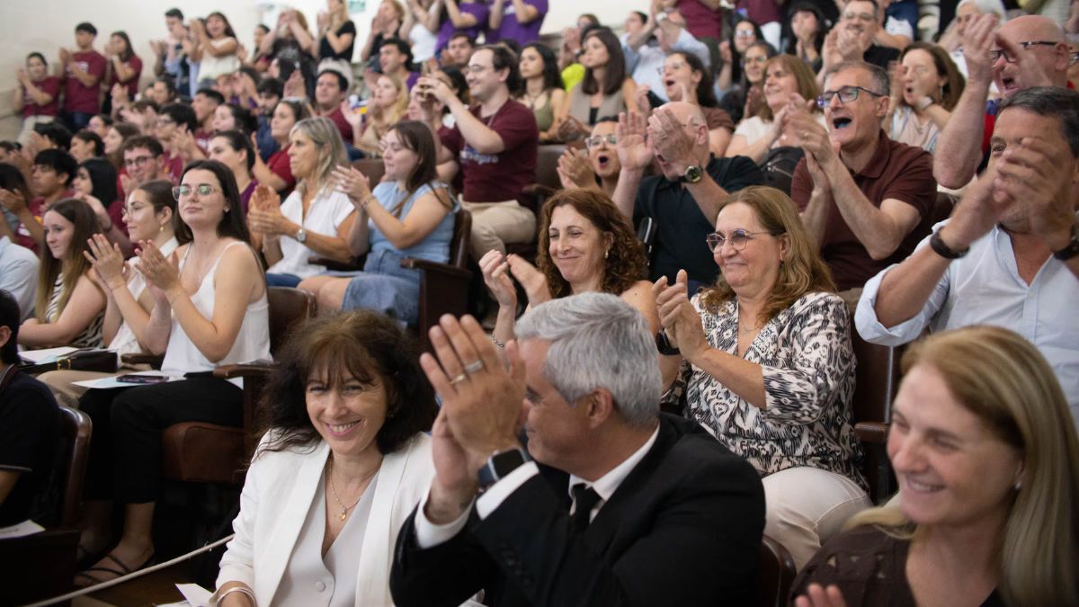 Laura Tarabella fue electa rectora de la Universidad Nacional del Litoral y se convirtió en la primera mujer en conducir la institución centenaria.