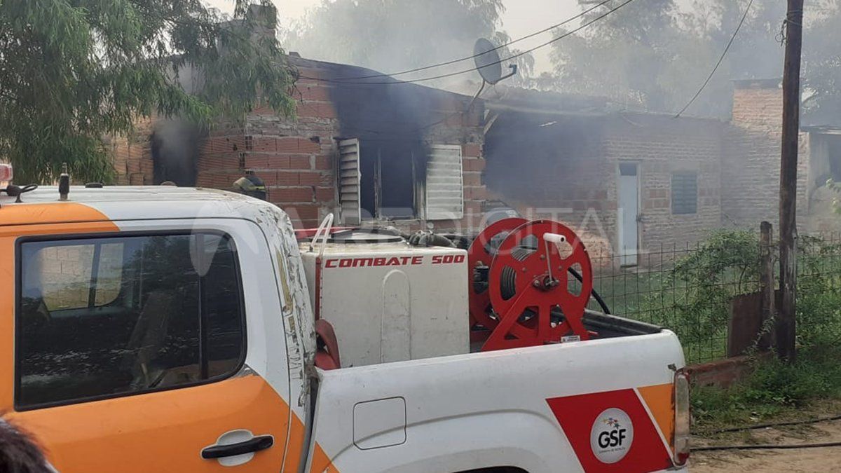 La víctima, identificada como Julio César Farías, fue herido de arma de fuego en el paraje Los Zapallos, a la altura del km. 14 de la ruta provincial N°1. Inmediatamente, el herido fue trasladado al Samco de Santa Rosa de Calchines pero ante la gravedad del caso fue derivado al Cullen.